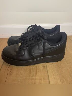 Nike Air Force 1 Low Black Leather Sneakers Size 7